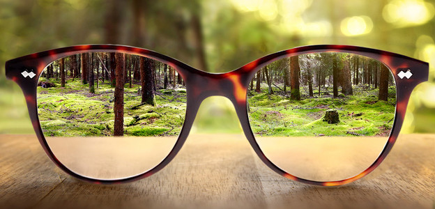 Brille bei Fehlsichtigkeiten bei Fielmann