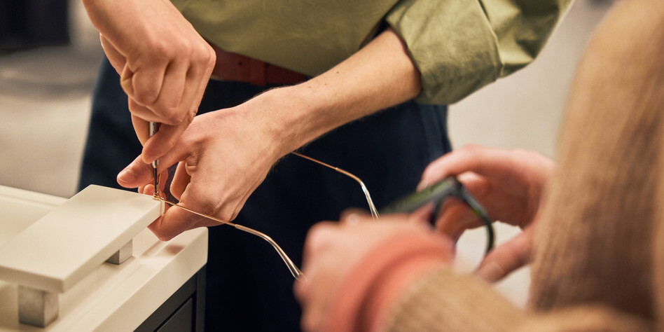 Production de la monture de lunettes chez Fielmann